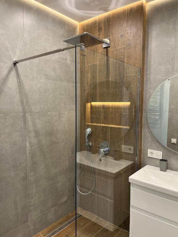 Vip Apartmens Avalon Λβιβ Εξωτερικό φωτογραφία
